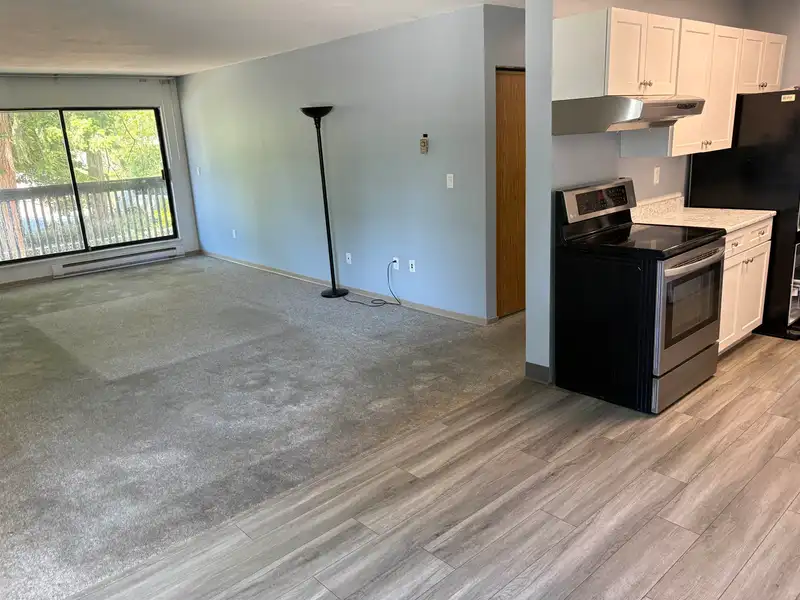 206 9682 134 STREET - photo 2 of 10