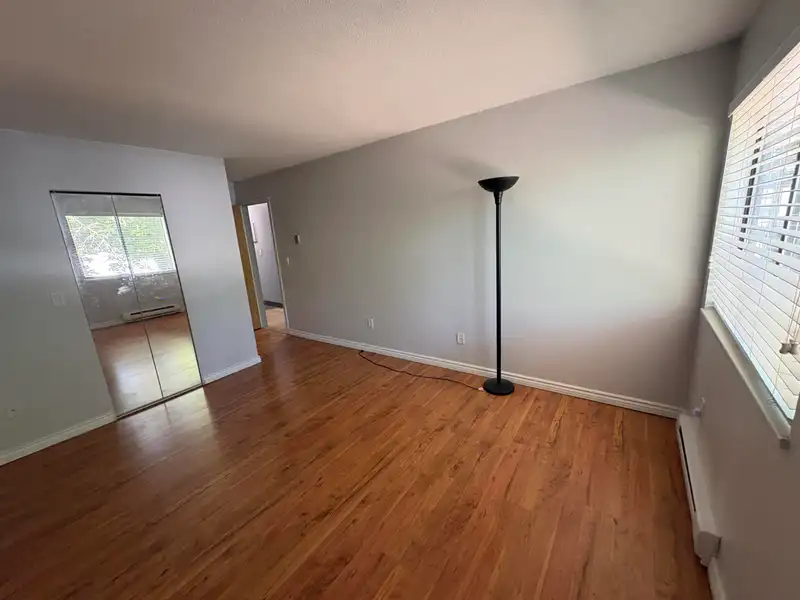 206 9682 134 STREET - photo 4 of 10