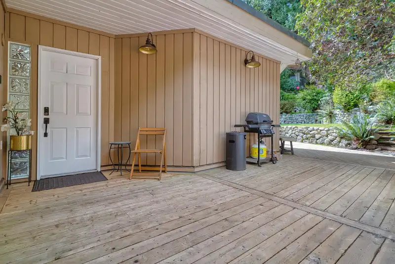 1849 NORTH ROAD - photo 3 of 40