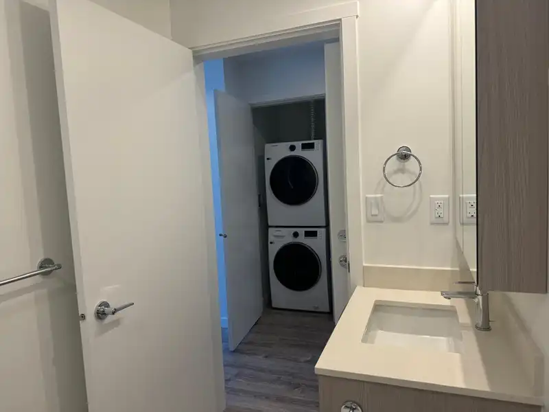 516 13969 96 AVENUE - photo 4 of 34