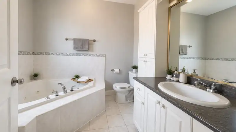 11746 72A AVENUE - photo 2 of 39