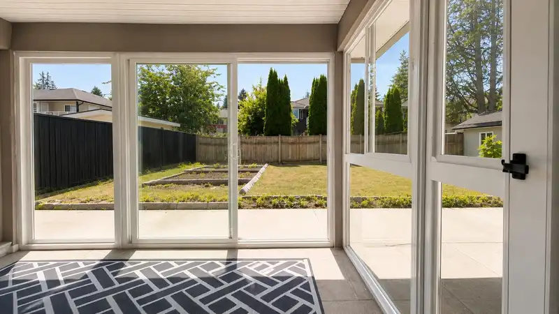 11746 72A AVENUE - photo 3 of 39