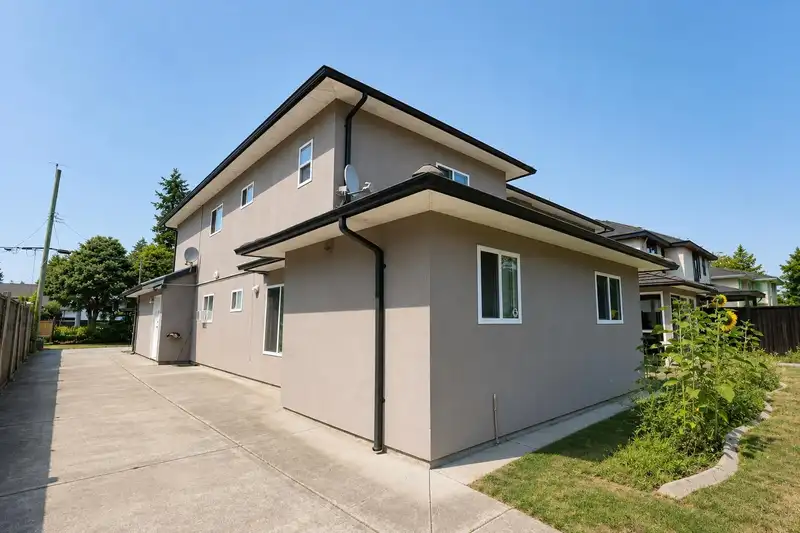 11746 72A AVENUE - photo 4 of 39
