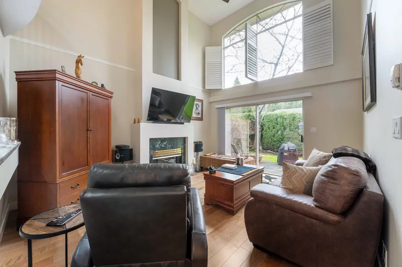 67 2500 152 STREET - photo 4 of 25