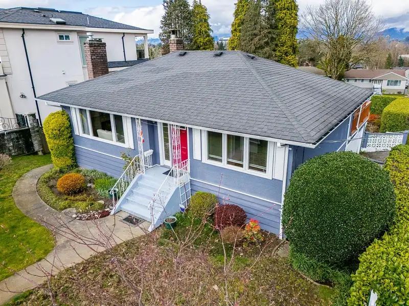 4457 BURKE STREET - photo 3 of 40
