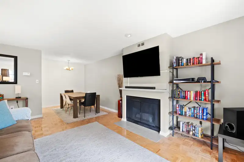 102 708 EIGHTH AVENUE - photo 4 of 24
