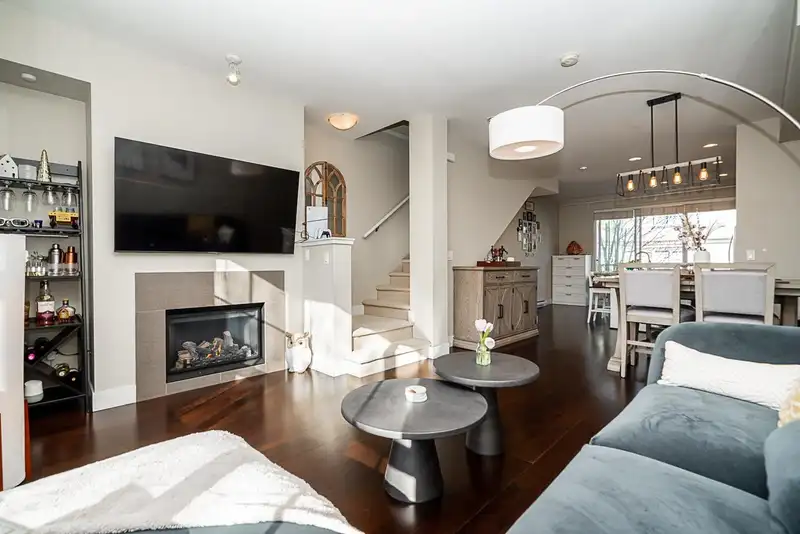 166 2501 161A STREET - photo 1 of 31