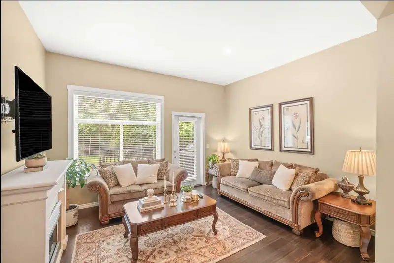 50 15075 60 AVENUE - photo 3 of 31