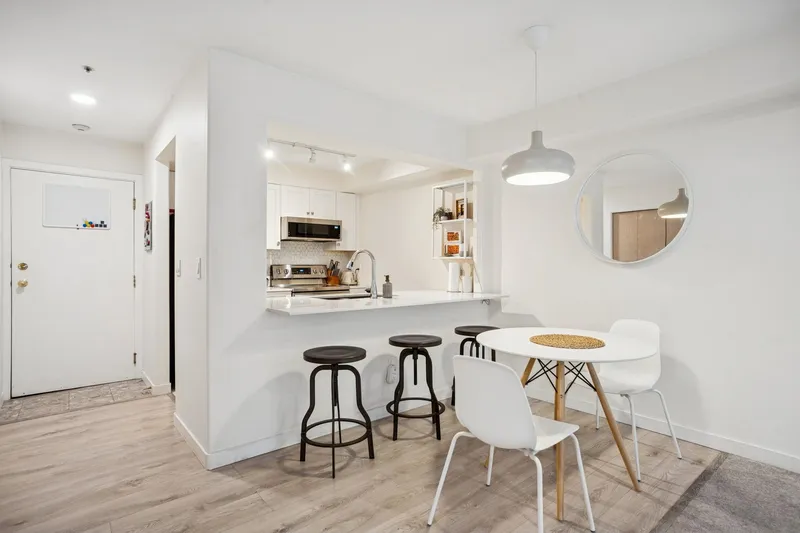 103 1515 E 6TH AVENUE - photo 4 of 24