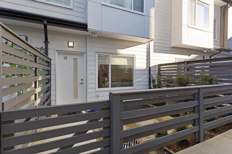 15 9652 162A STREET - photo 4 of 25