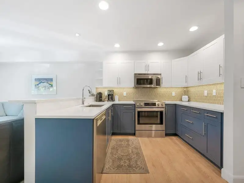 305 1989 W 1ST AVENUE - photo 3 of 29