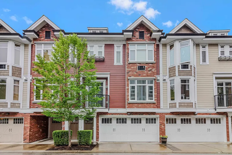 126 20738 84 AVENUE - photo 1 of 25