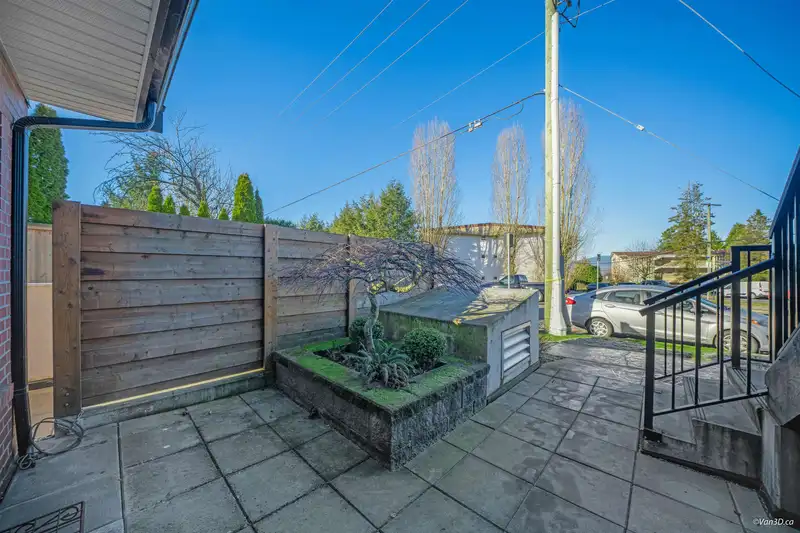 101 7180 BARNET ROAD - photo 3 of 25