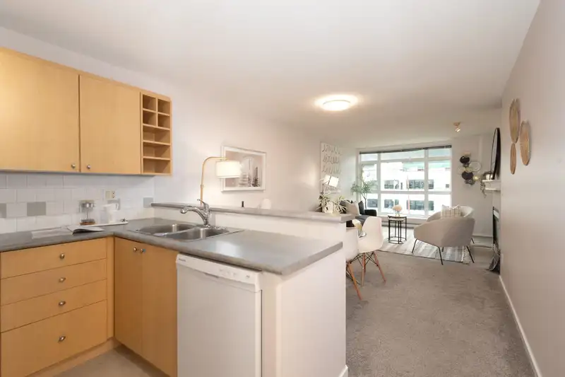 326 3122 ST JOHNS STREET - photo 3 of 27