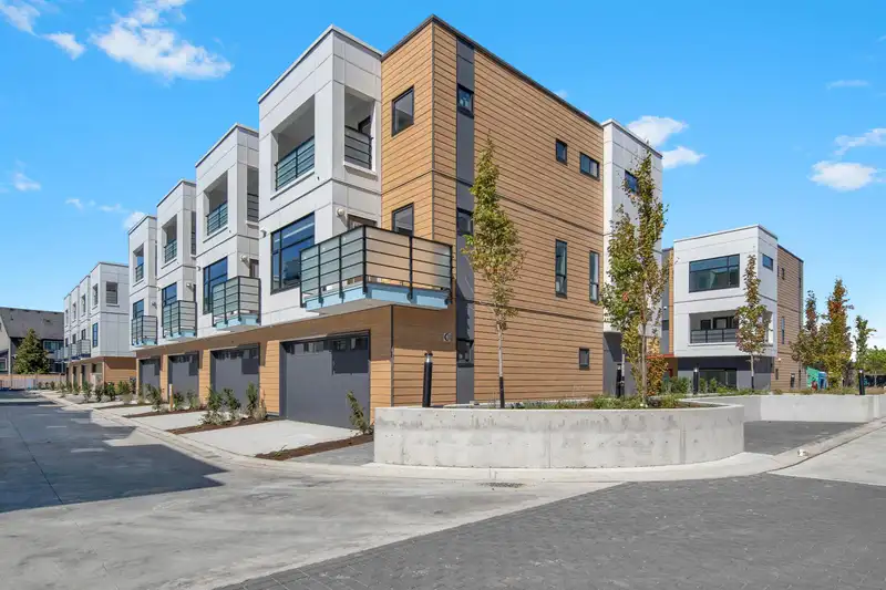 7 177 175A STREET - photo 1 of 10
