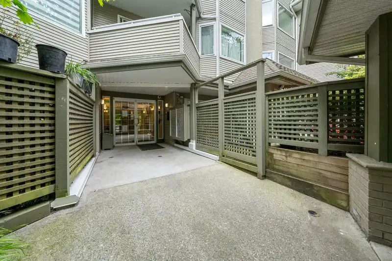 409 3738 NORFOLK STREET - photo 3 of 29