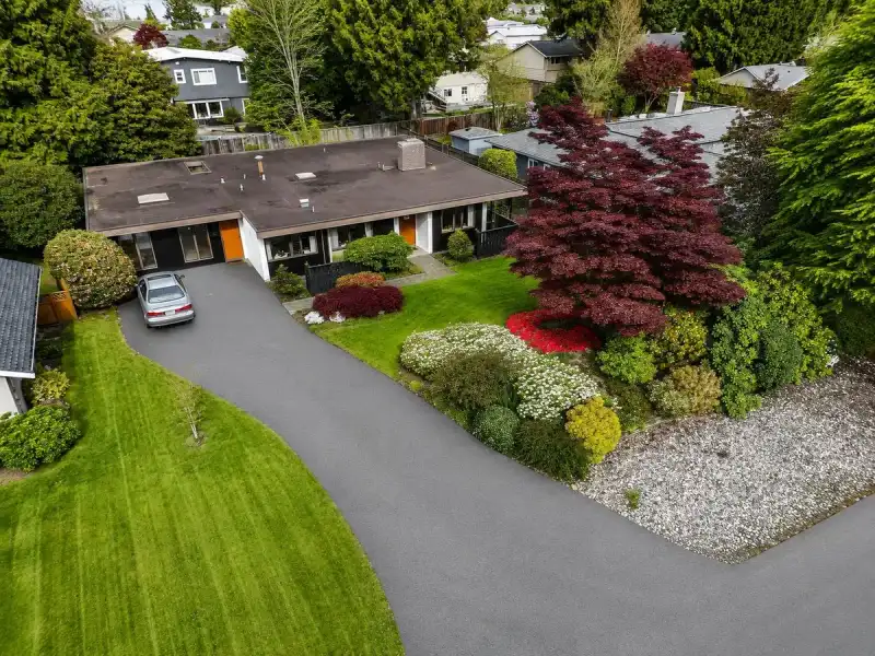 1042 KUMA CRESCENT - photo 1 of 35