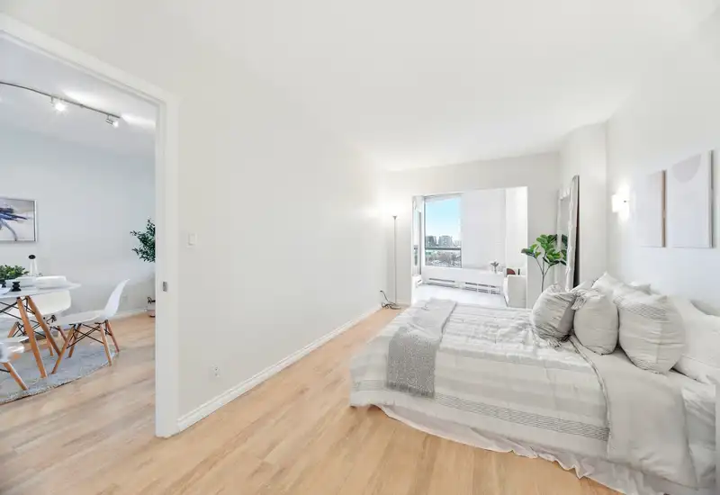 801 8871 LANSDOWNE ROAD - photo 3 of 24