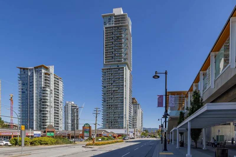 1609 567 CLARKE ROAD - photo 1 of 25