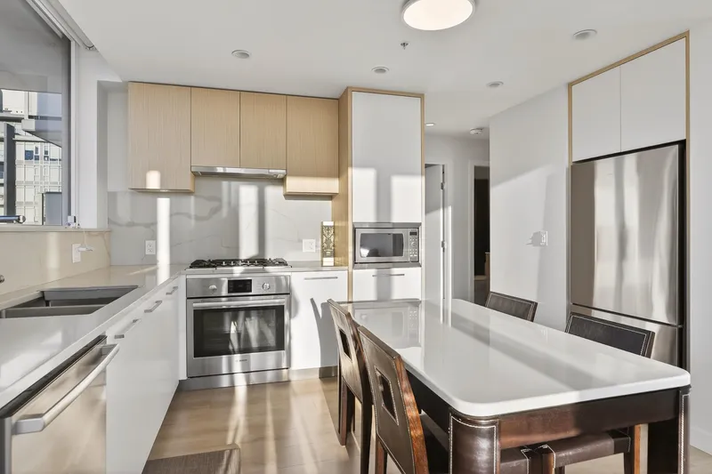 1609 567 CLARKE ROAD - photo 2 of 25