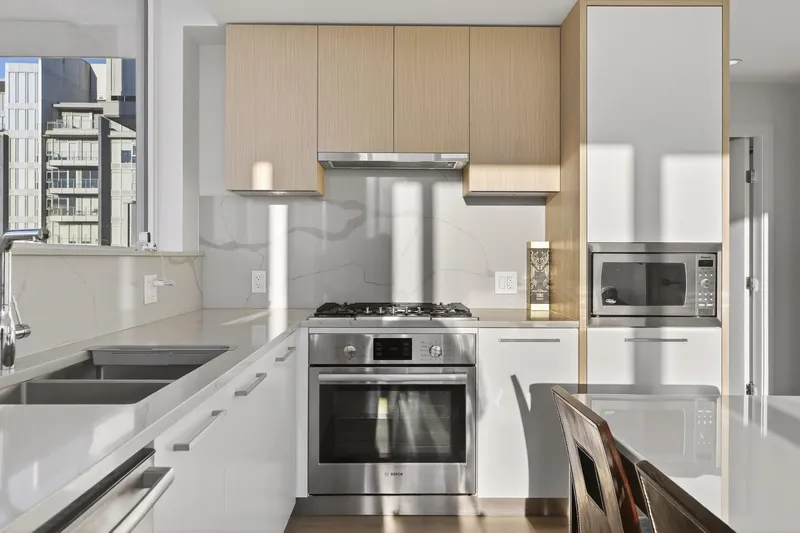 1609 567 CLARKE ROAD - photo 3 of 25