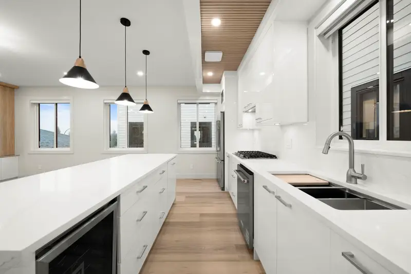 4 3881 HURST STREET - photo 4 of 25