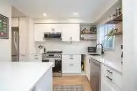 202 1381 MARTIN STREET - thumbnail 3