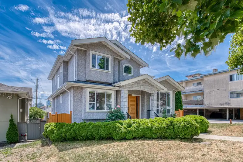 4330 WILLIAM STREET - photo 1 of 35