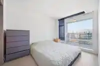 912 8800 HAZELBRIDGE WAY - thumbnail 2