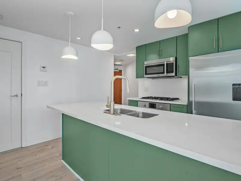 608 88 W 1ST AVENUE - photo 1 of 25