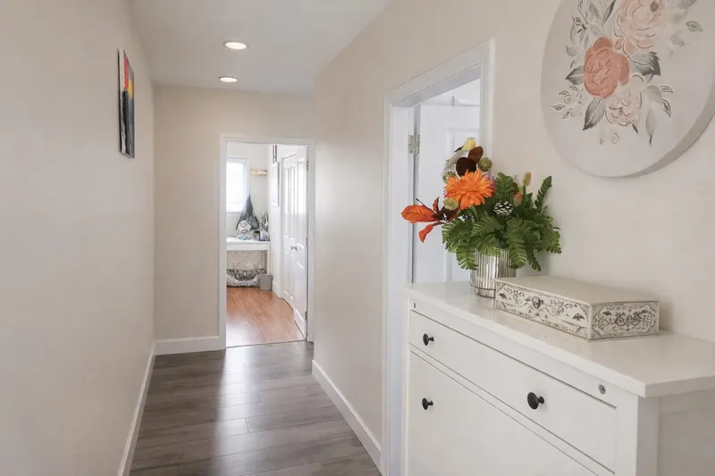 27964 LEDUNNE AVENUE - photo 2 of 12