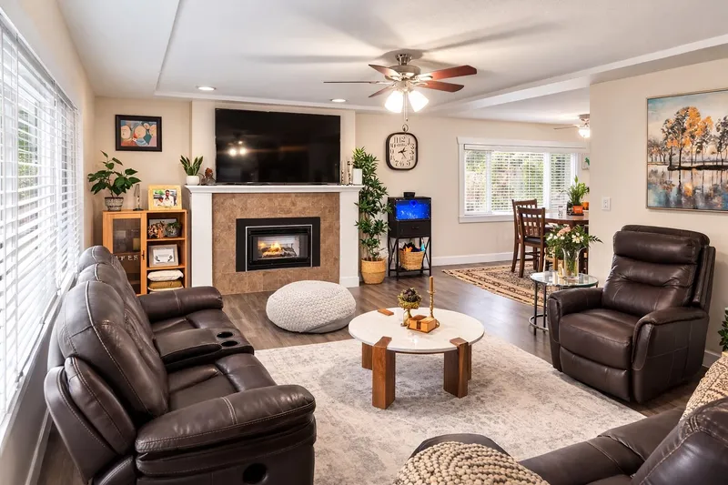 27964 LEDUNNE AVENUE - photo 3 of 12