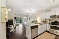211 9655 KING GEORGE BOULEVARD - thumbnail 11