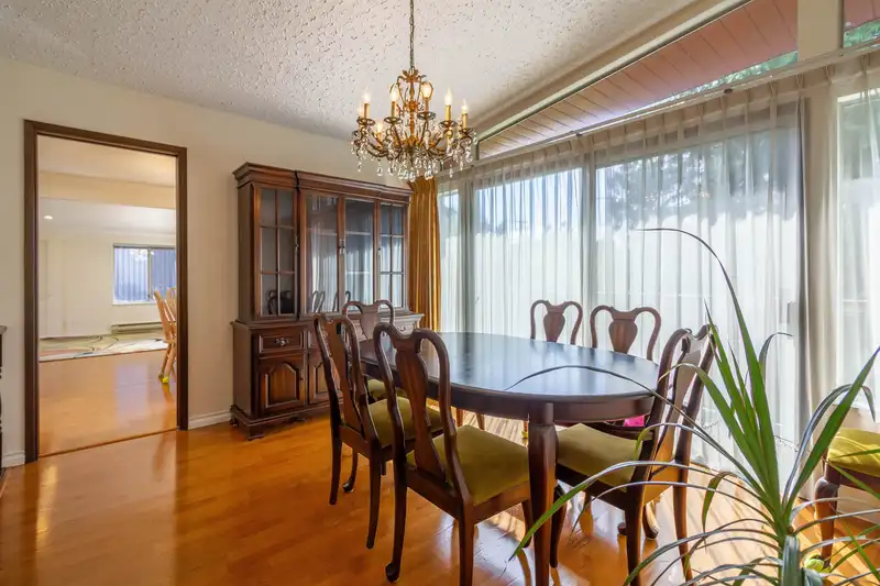 7107 BROADWAY - photo 4 of 40