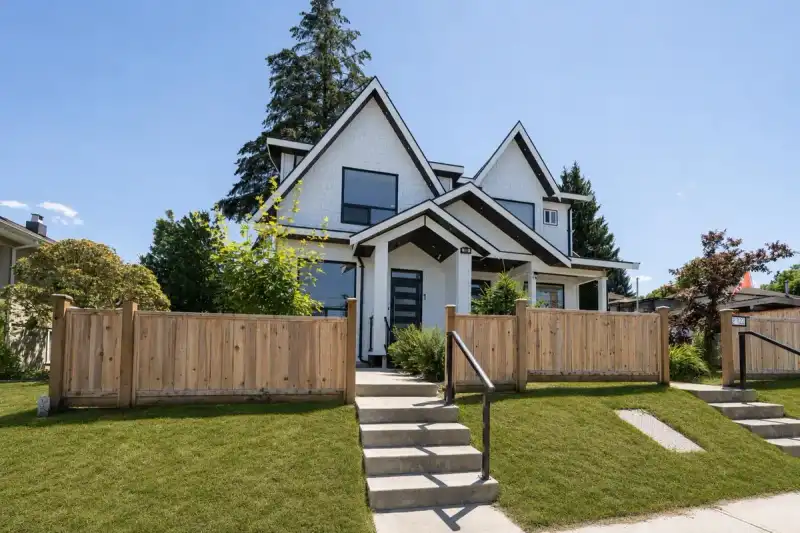 1 122 EIGHTH AVENUE - photo 1 of 26