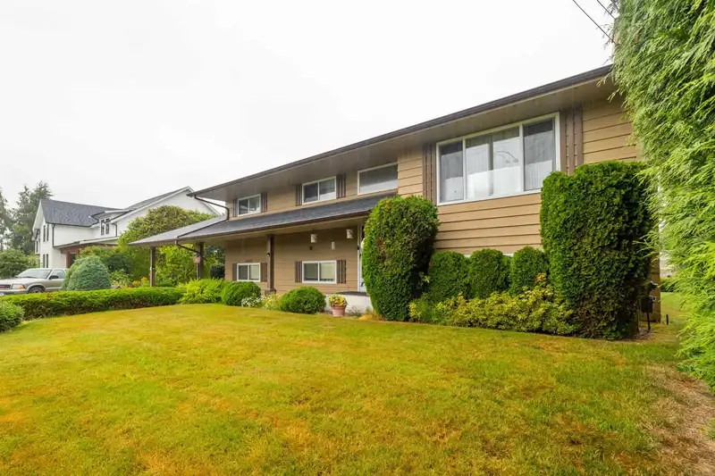21425 OLD YALE ROAD - photo 2 of 25