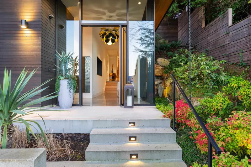 6252 OVERSTONE DRIVE - photo 4 of 25