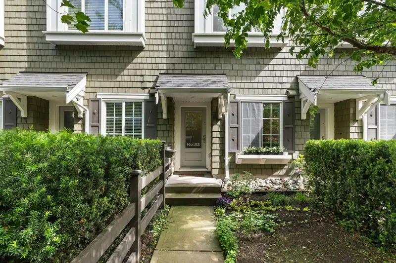 22 288 171 STREET - photo 1 of 29