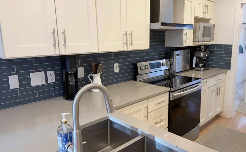 10 2118 EASTERN AVENUE - photo 1 of 24