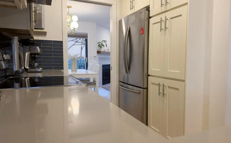 10 2118 EASTERN AVENUE - photo 2 of 24