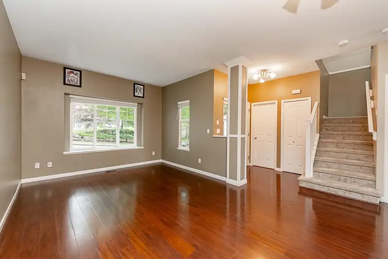 4389 ATWOOD CRESCENT - photo 2 of 32