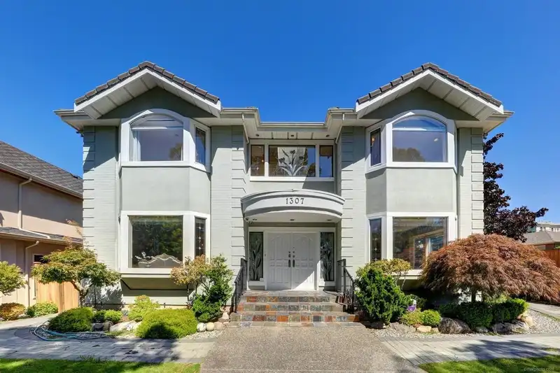 1307 W 46TH AVENUE - photo 1 of 39