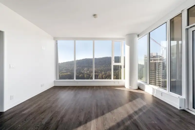 1904 567 CLARKE ROAD - photo 2 of 40