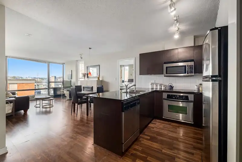 506 4182 DAWSON STREET - photo 2 of 31