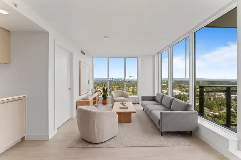 802 13675 107A AVENUE - photo 1 of 24