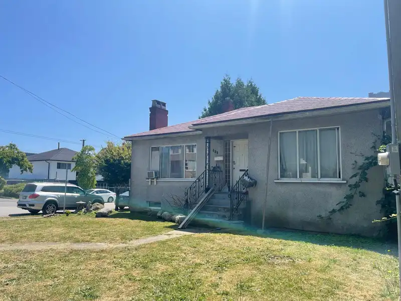 650 E 49TH AVENUE - photo 2 of 5