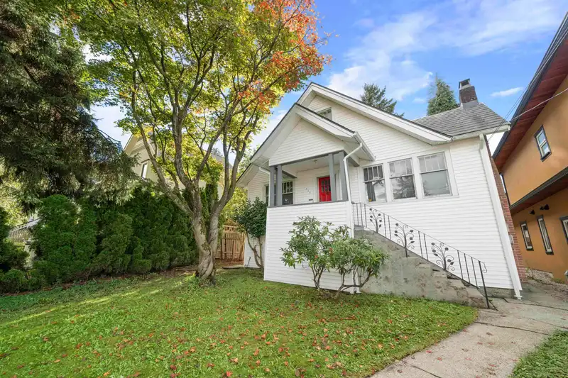 620 COLBORNE STREET - photo 1 of 30