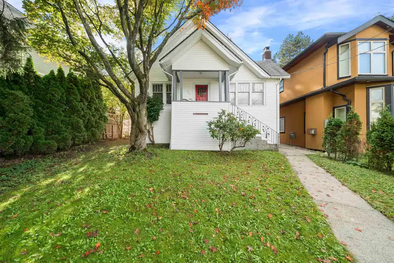 620 COLBORNE STREET - photo 2 of 30