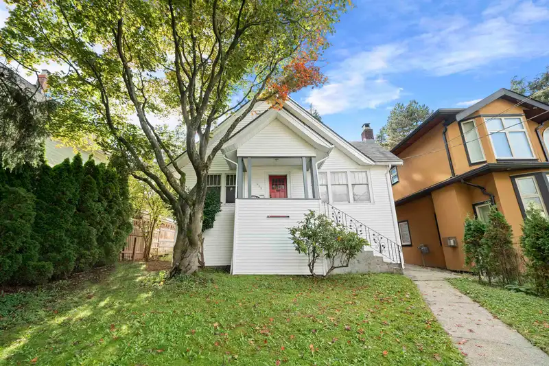 620 COLBORNE STREET - photo 3 of 30