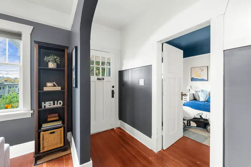 620 COLBORNE STREET - photo 4 of 30
